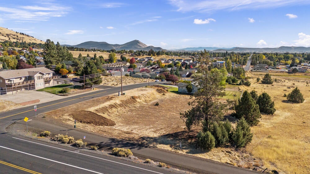 Homedale Road Klamath Falls, OR 97603 - Photo 17 of 20 FoothillsBlvdLot-17