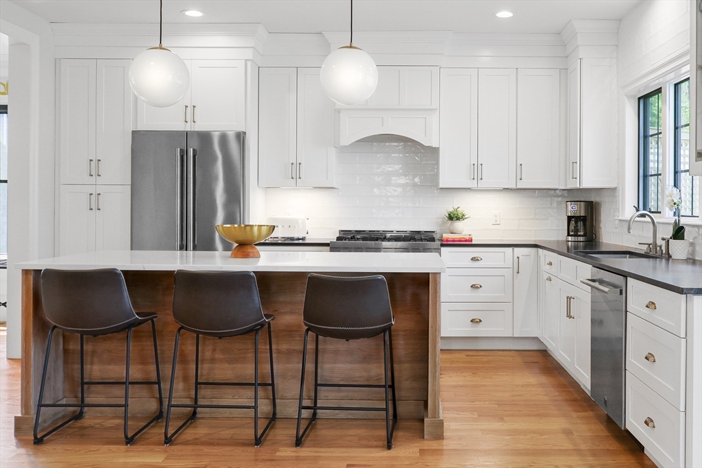 1473 Great Plain Avenue Needham, MA 02492 - Photo 3 of 42