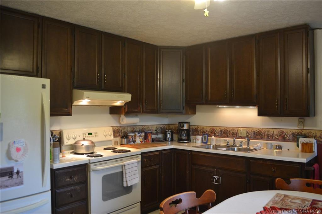 7620 West Kaiser Road Eckerty, IN 47116 - Photo 12 of 21