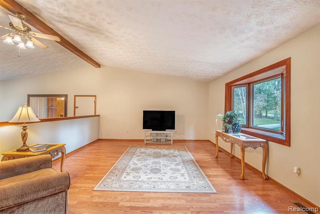 9510 Henderson Road Goodrich, MI 48438 - Photo 8 of 44
