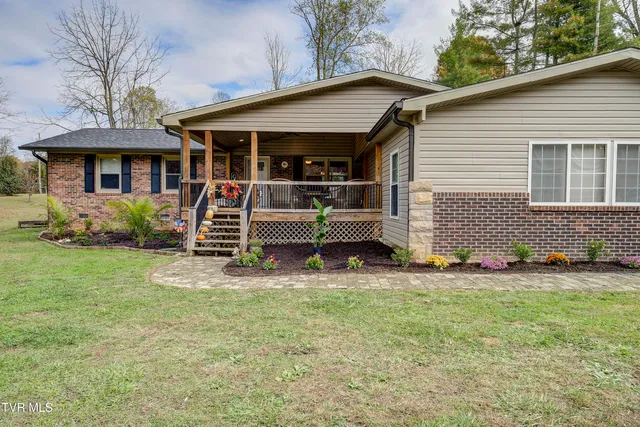 $430,000 | 335 Pleasant Hill Place, Bluff City, TN 37618