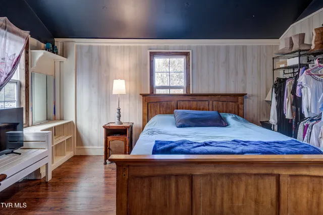 $430,000 | 335 Pleasant Hill Place, Bluff City, TN 37618