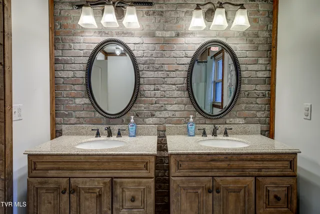 $430,000 | 335 Pleasant Hill Place, Bluff City, TN 37618