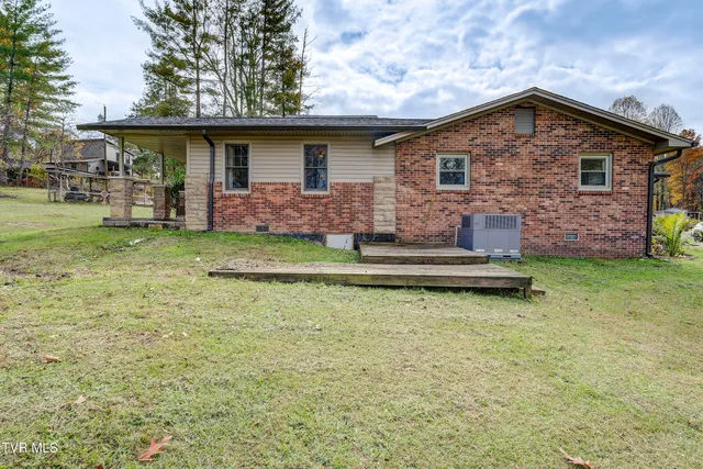 $430,000 | 335 Pleasant Hill Place, Bluff City, TN 37618