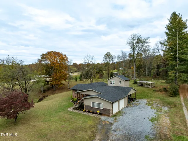 $430,000 | 335 Pleasant Hill Place, Bluff City, TN 37618