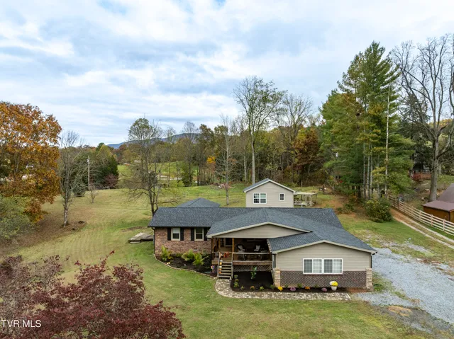 $430,000 | 335 Pleasant Hill Place, Bluff City, TN 37618