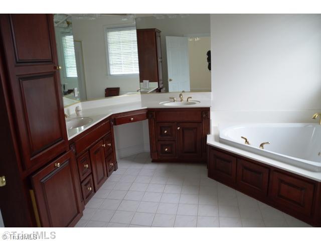 1611 Happy Hill Road Lexington, NC 27295 - Photo 8 of 15 Master Bath/Spa.