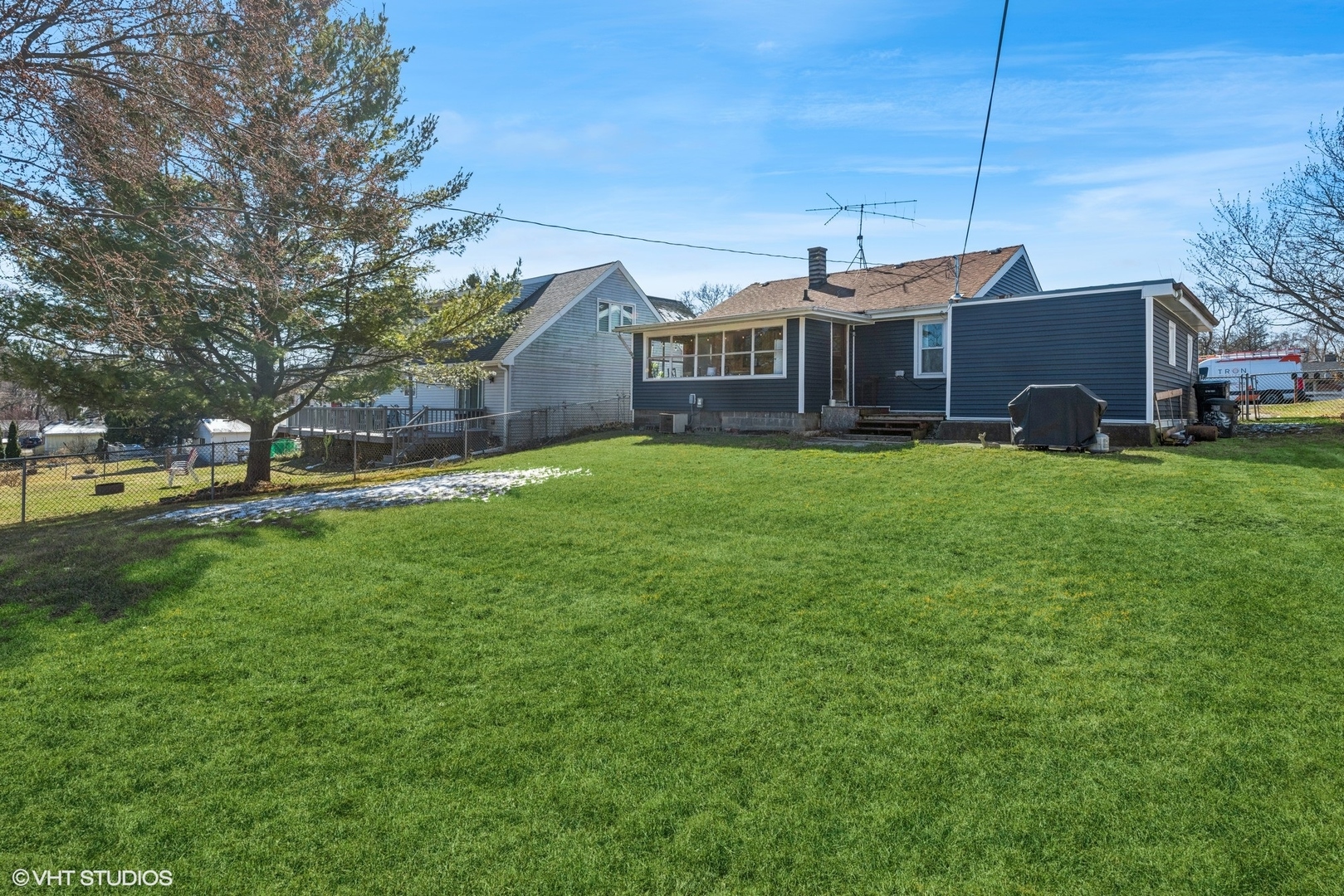 5414 Thelen Drive McHenry, IL 60051 - Photo 15 of 18 a front view of a house with garden