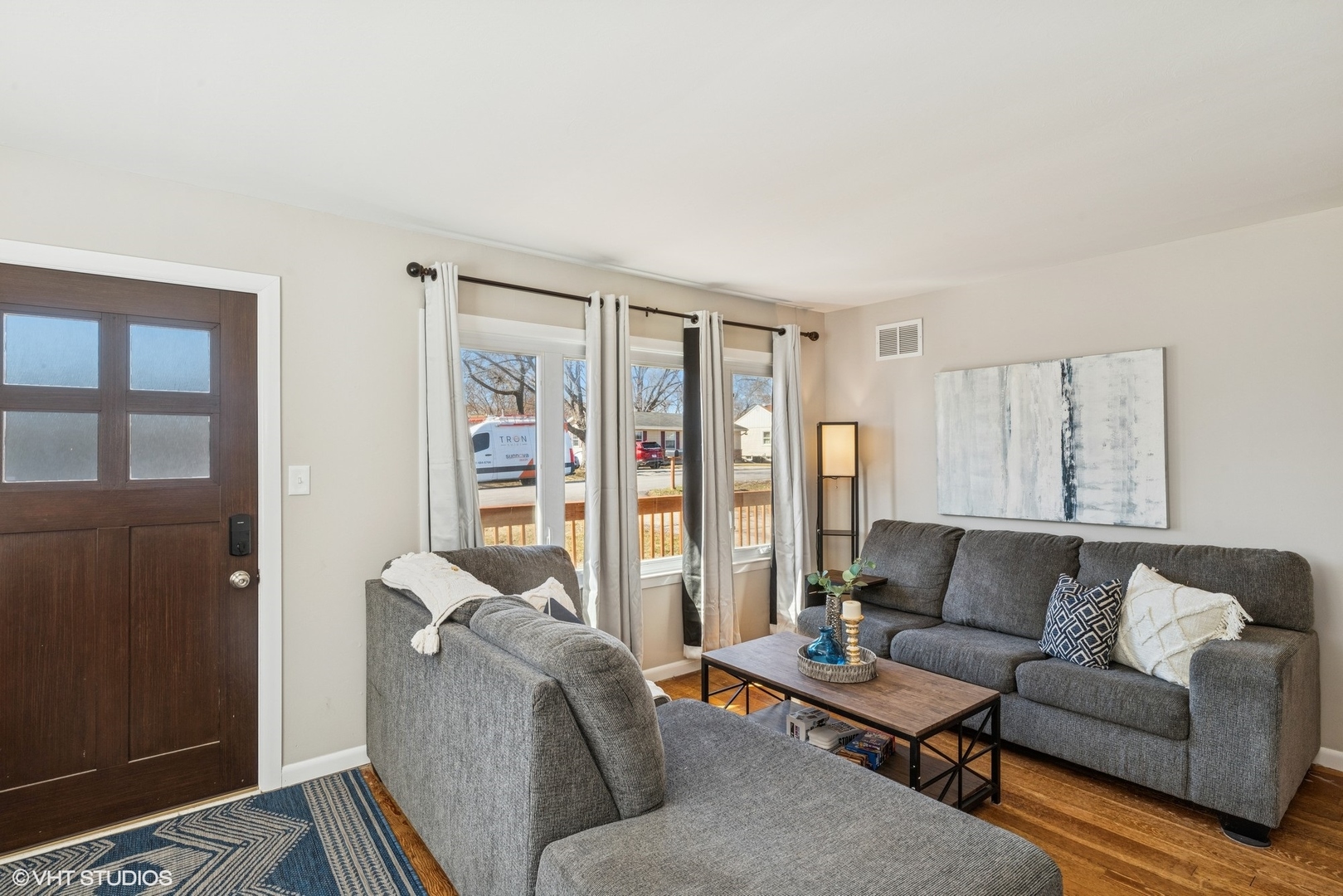 5414 Thelen Drive McHenry, IL 60051 - Photo 4 of 18 a living room with furniture and a window