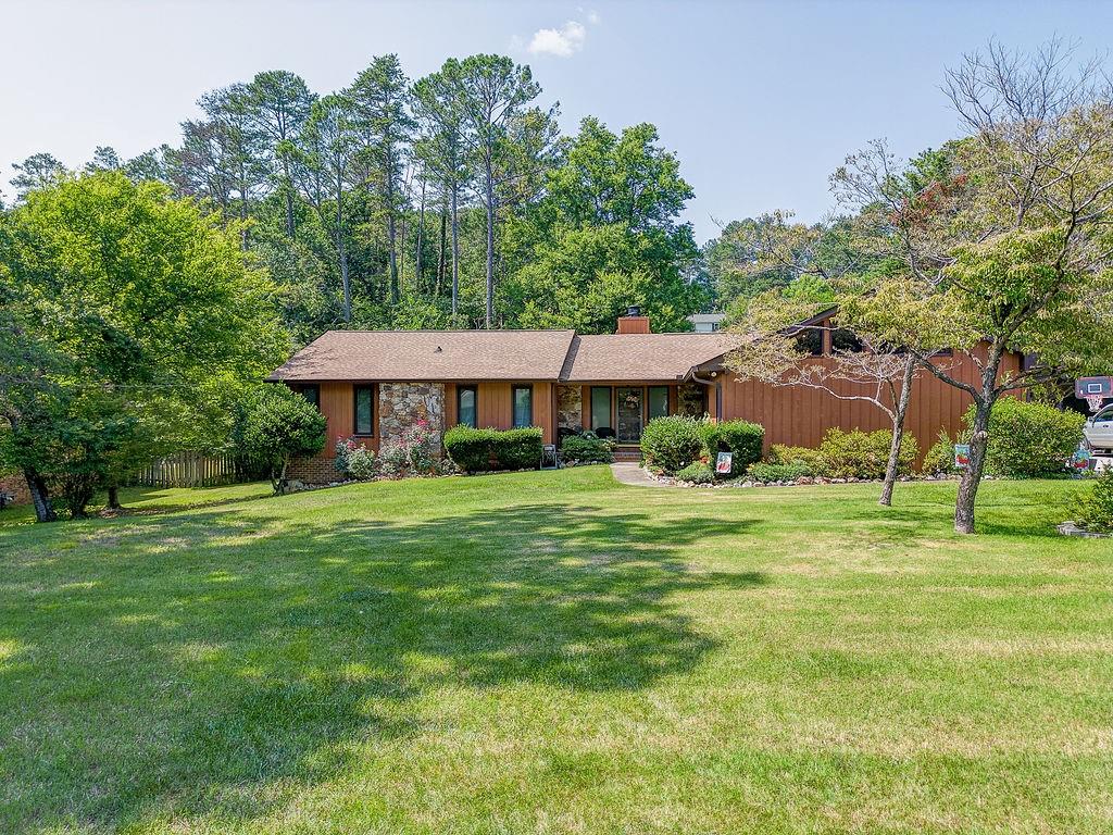 19 London Lane Southeast Rome, GA 30161 - Photo 1 of 1 a front view of a house with a garden