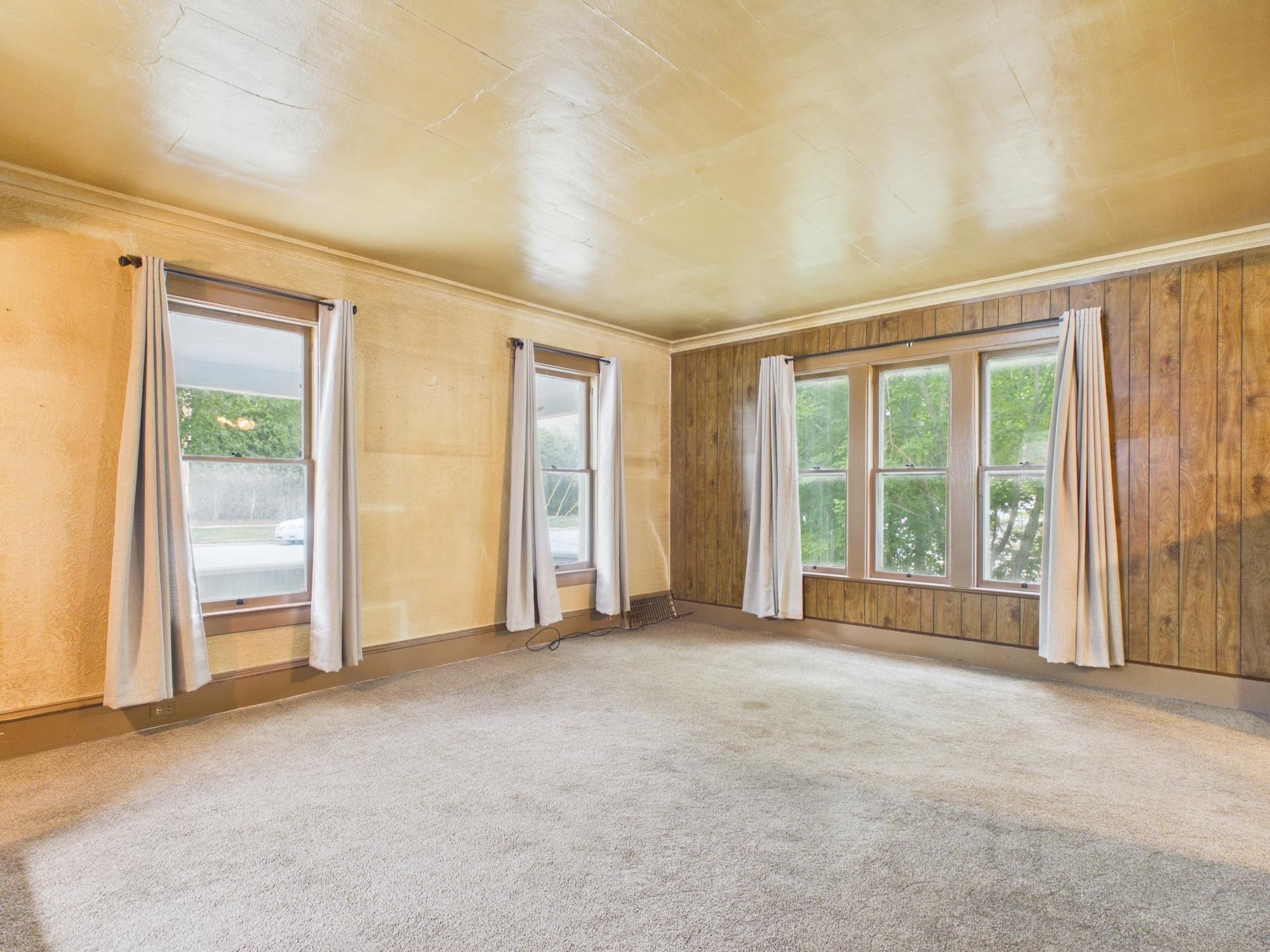 722 South State Street Appleton, WI 54911 - Photo 4 of 26 Gallery Image 4