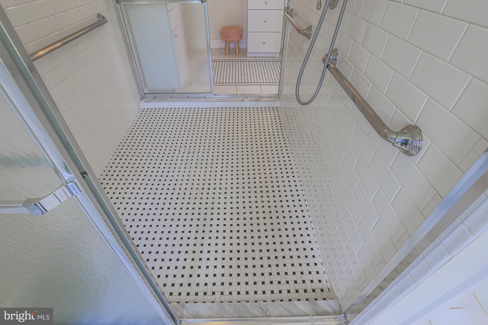 19020 Gunpowder Road Hampstead, MD 21074 - Photo 65 of 109 Enormous dual-shower