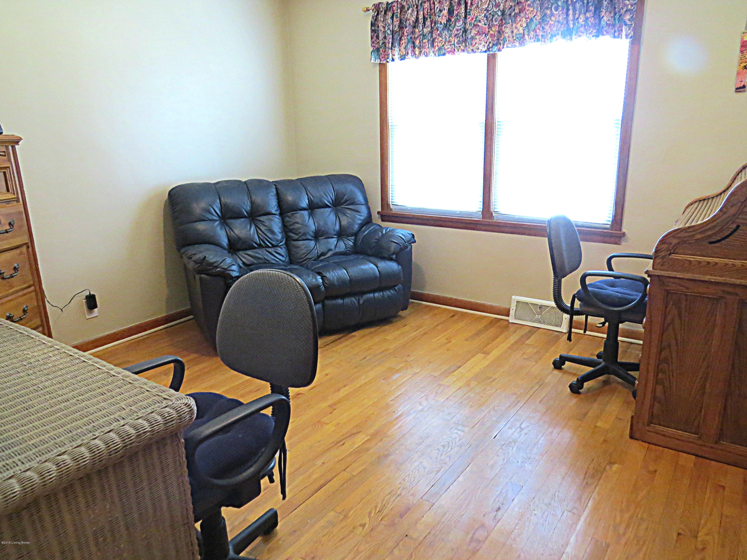 10509 Torrington Road Louisville, KY 40272 - Photo 15 of 25 Torrington17
