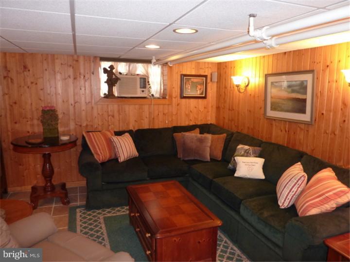230 Rutledge Avenue Rutledge, PA 19070 - Photo 22 of 25 Family Room
