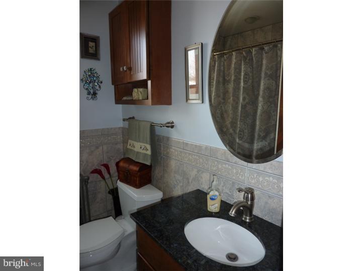 230 Rutledge Avenue Rutledge, PA 19070 - Photo 9 of 25 Bathroom