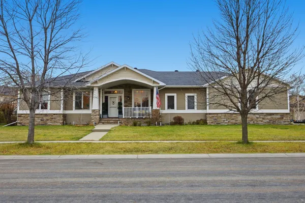 $550,000 | 3847 43rd Avenue South, Moorhead, MN 56560