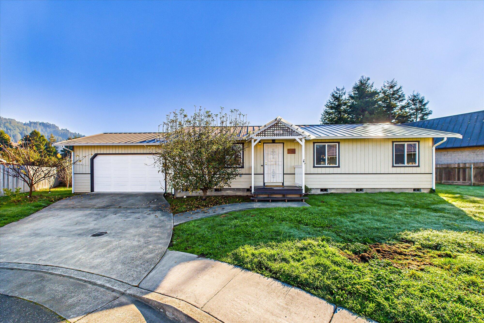 230 Smither Court Rio Dell, CA 95562 - Photo 3 of 37