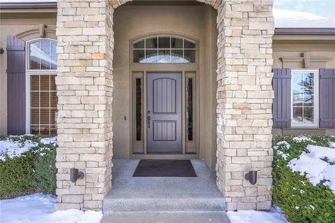 $575,000 | 7803 North Hull Avenue, Kansas City, MO 64151