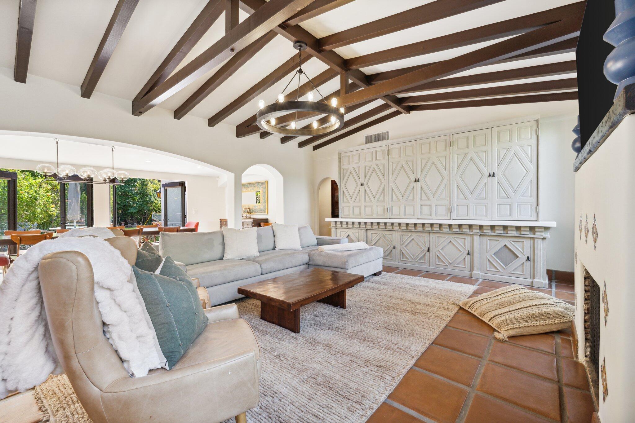 435 West Vereda Sur Palm Springs, CA 92262 - Photo 14 of 80 a living room with furniture and a large window