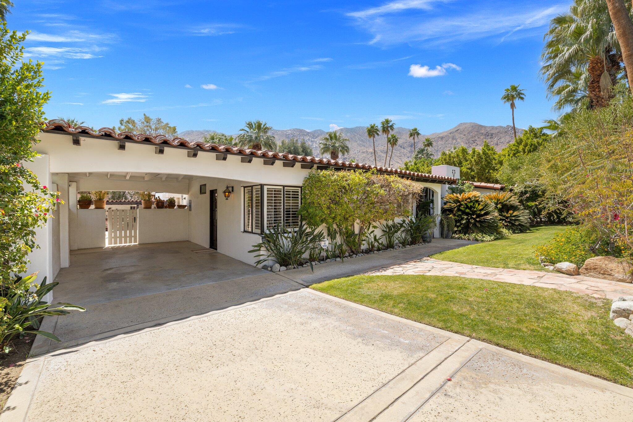 435 West Vereda Sur Palm Springs, CA 92262 - Photo 6 of 80 a view of a house with outdoor space and sitting area