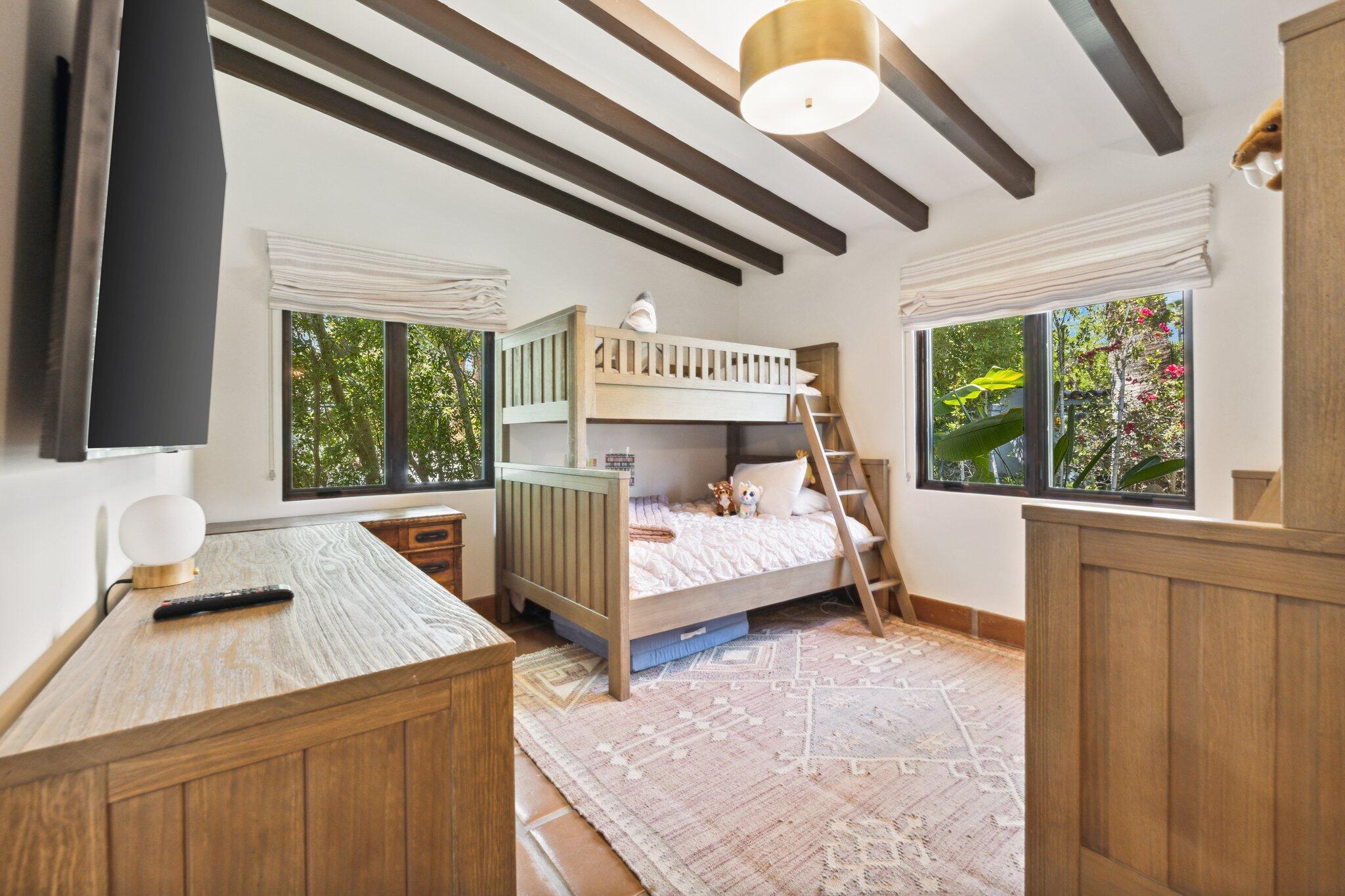 435 West Vereda Sur Palm Springs, CA 92262 - Photo 74 of 80 a bedroom with a bed and a large window