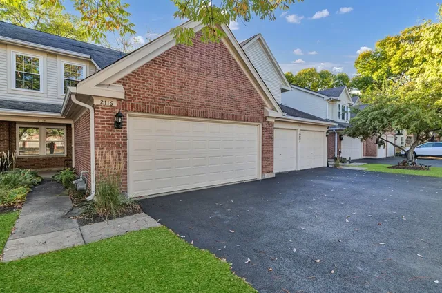 $2,700 | 2116 Glasgow Court, Unit 2116, Hanover Park, IL 60133