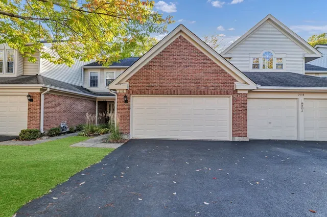 $2,700 | 2116 Glasgow Court, Unit 2116, Hanover Park, IL 60133