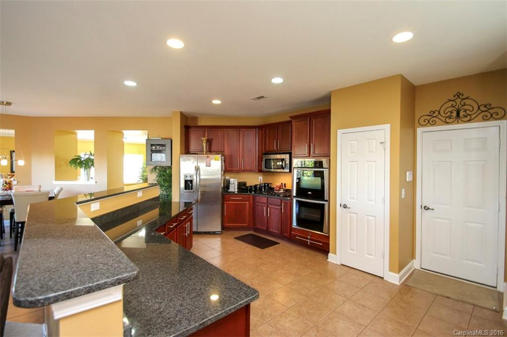 9506 Seamill Road Charlotte, NC 28278 - Photo 4 of 24 Gallery Image 4