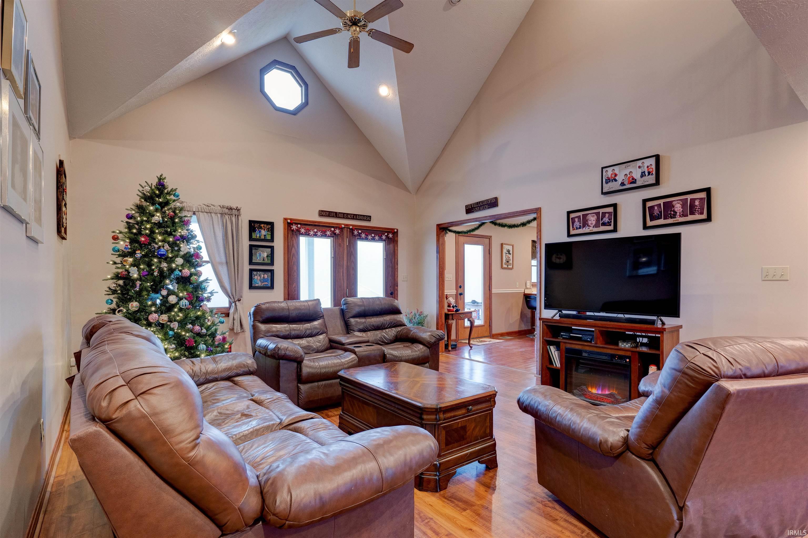 6010 Shiloh Road Tell City, IN 47586 - Photo 4 of 22
