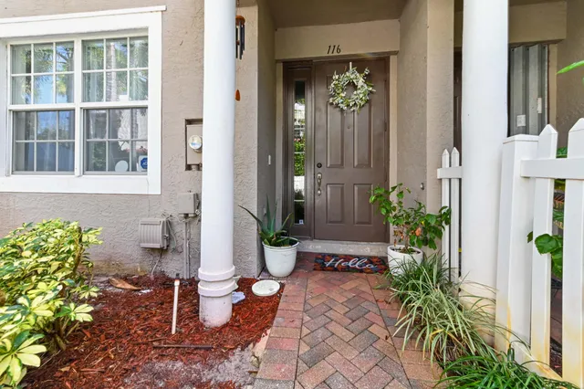 a view of a entryway of the house