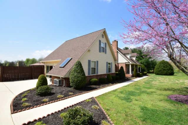 5129 Baker Road Murfreesboro, TN 37129 - Photo 2 of 20 Side view with turn around driveway!