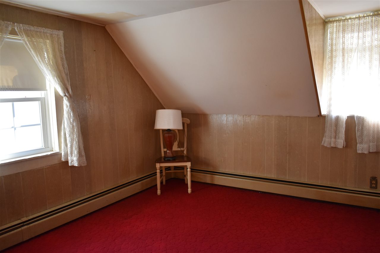 106 Robinson Road Hudson, NH 03051 - Photo 20 of 39 Gallery Image 20
