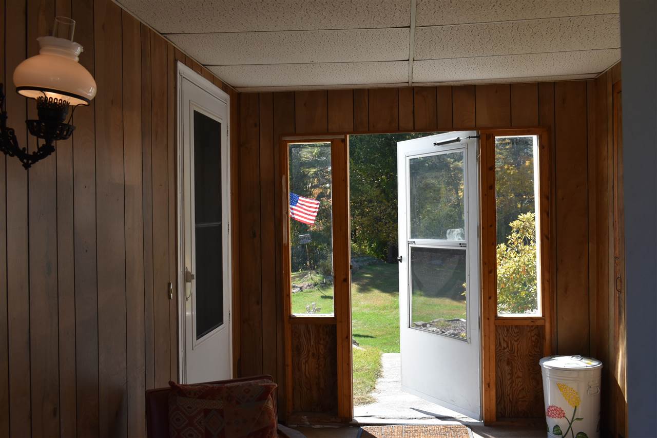 106 Robinson Road Hudson, NH 03051 - Photo 3 of 39 Gallery Image 3