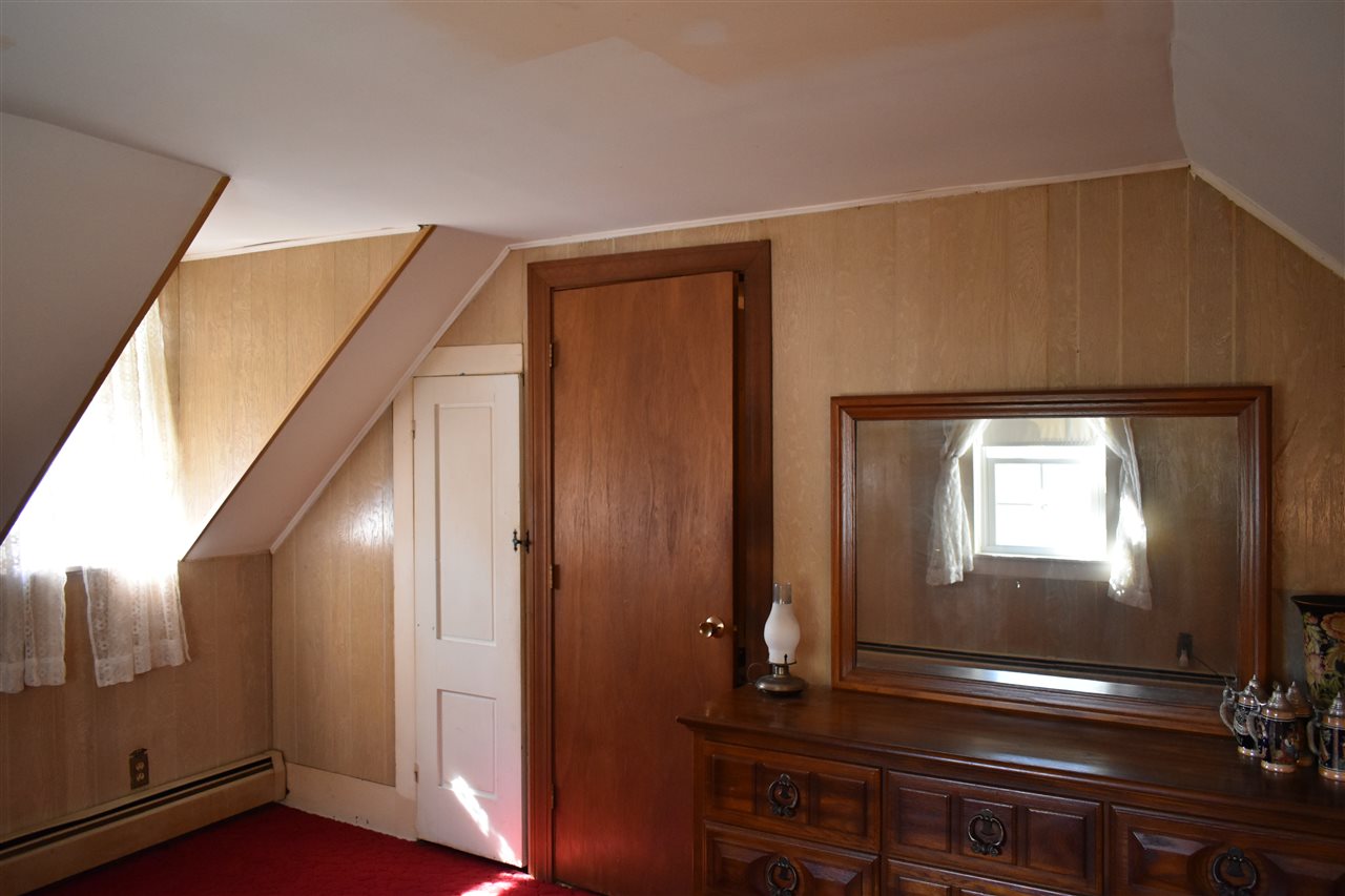 106 Robinson Road Hudson, NH 03051 - Photo 22 of 39 Gallery Image 22