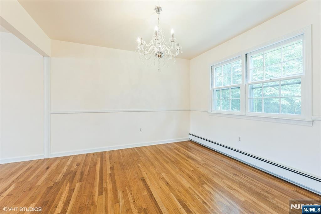 275 Taft Court Paramus, NJ 07652 - Photo 14 of 40