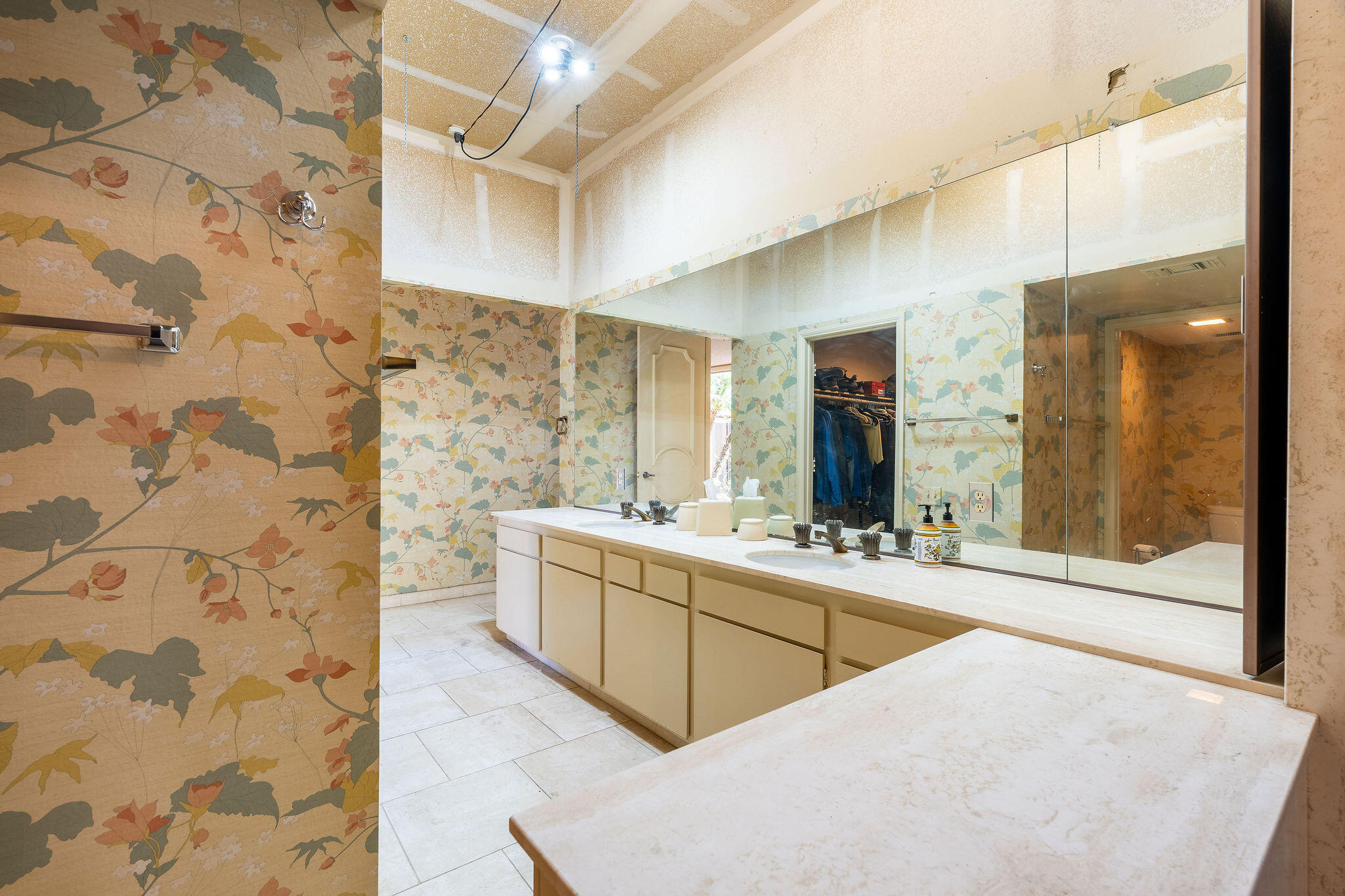 62 Sierra Madre Way Rancho Mirage, CA 92270 - Photo 19 of 46 a room with a sink and a mirror