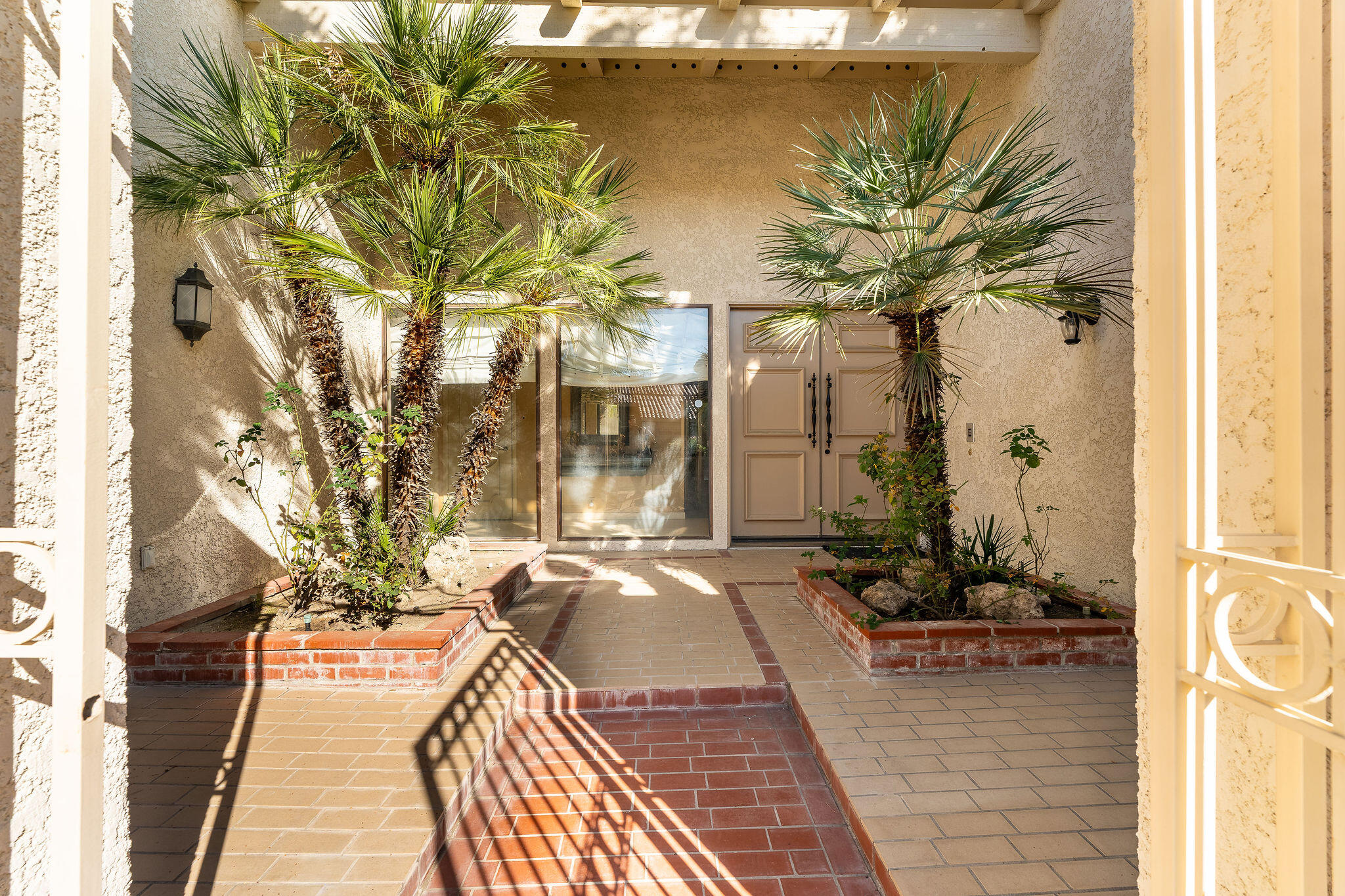 62 Sierra Madre Way Rancho Mirage, CA 92270 - Photo 4 of 46 a view of a house with a patio