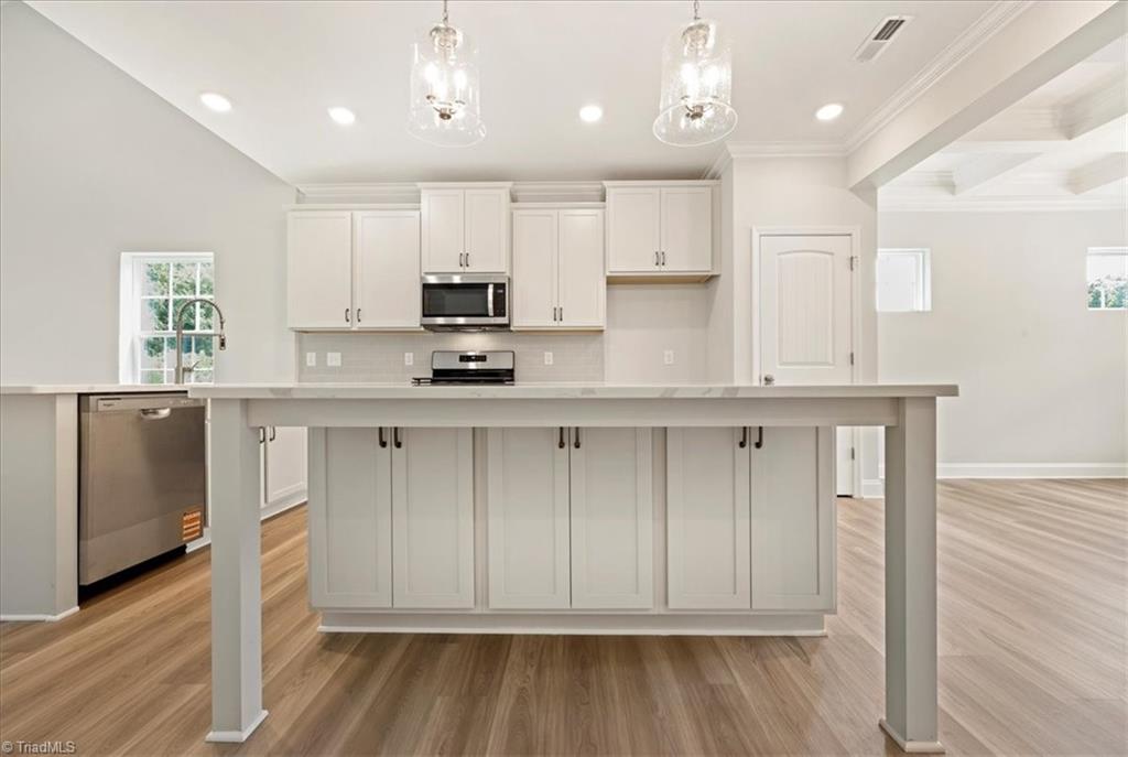 4098 Stallion Street High Point, NC 27262 - Photo 9 of 30 Gallery Image 9