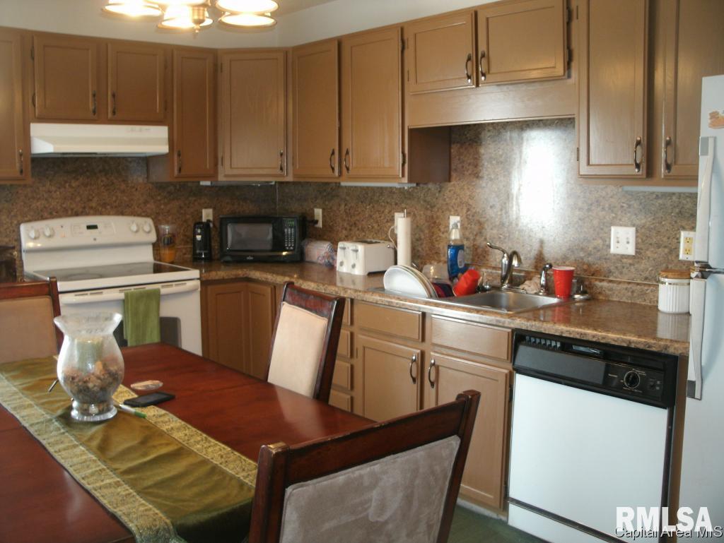 2033 East Adams Street Springfield, IL 62703 - Photo 8 of 16