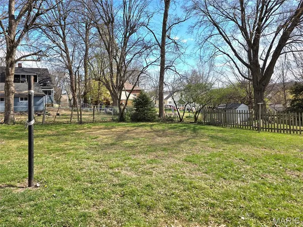 $289,900 | 600 Locust Street, Washington, MO 63090