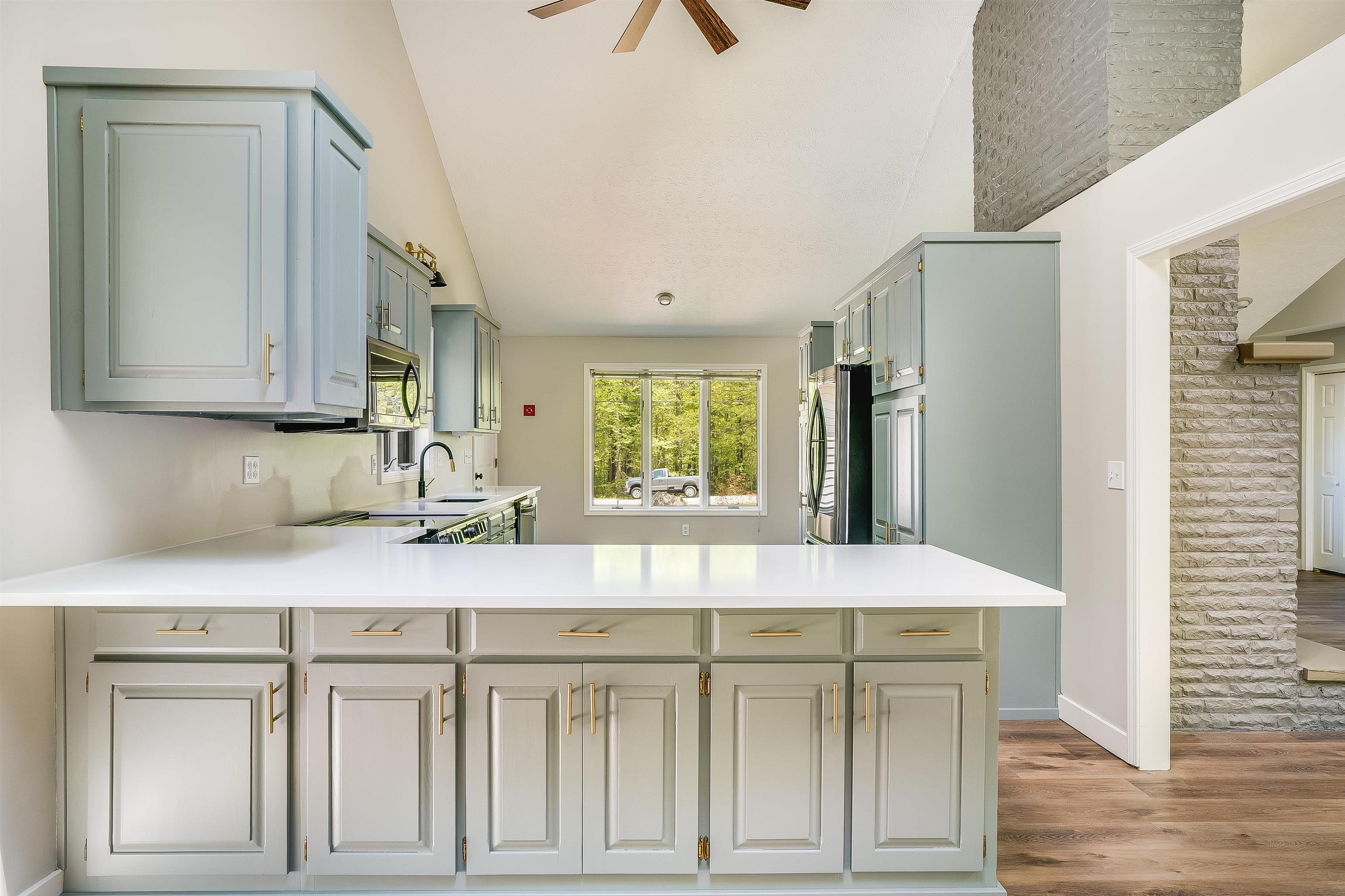 122 Olesen Road Derry, NH 03038 - Photo 12 of 42
