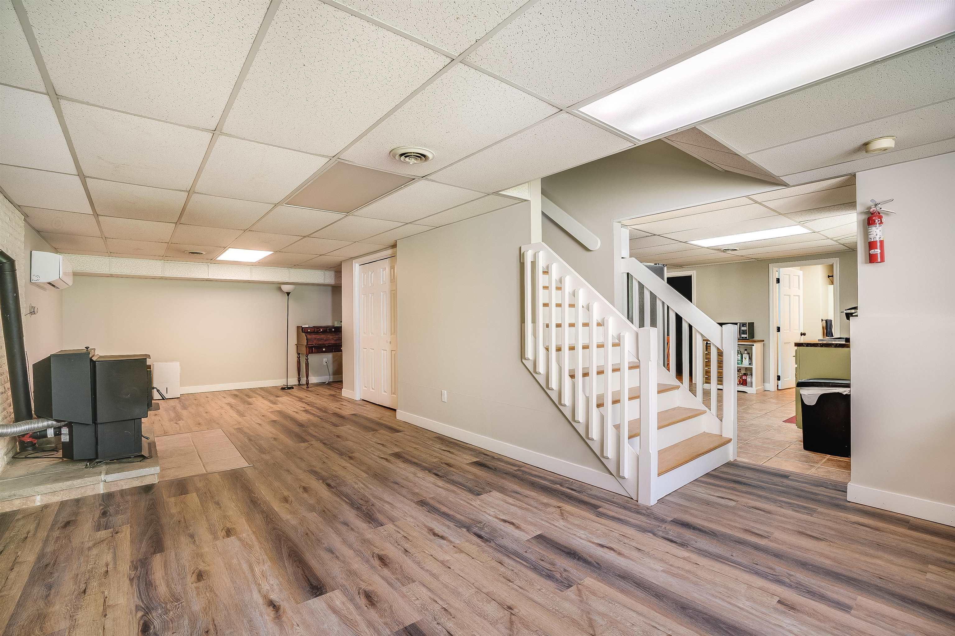 122 Olesen Road Derry, NH 03038 - Photo 24 of 42