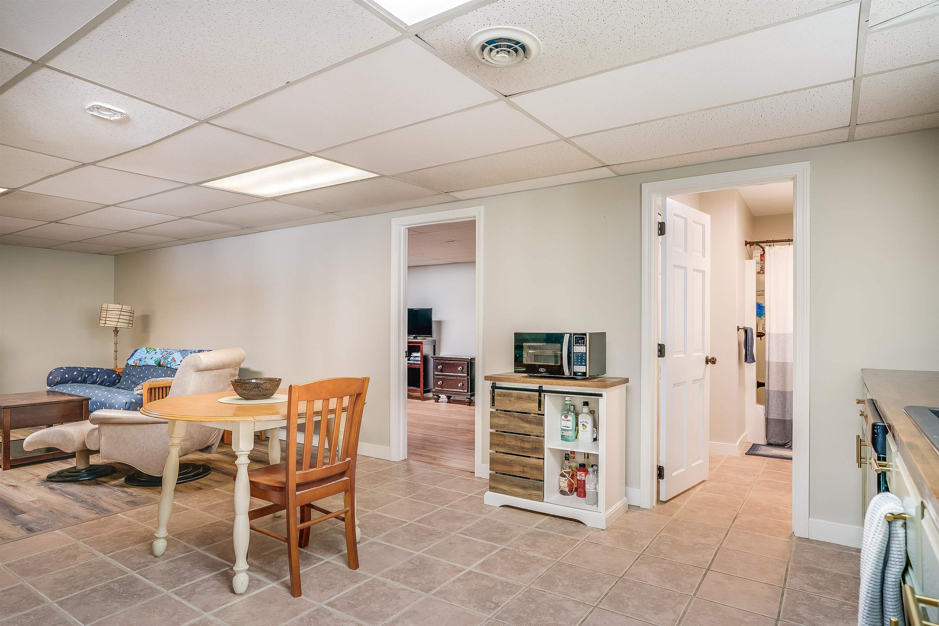 122 Olesen Road Derry, NH 03038 - Photo 26 of 42