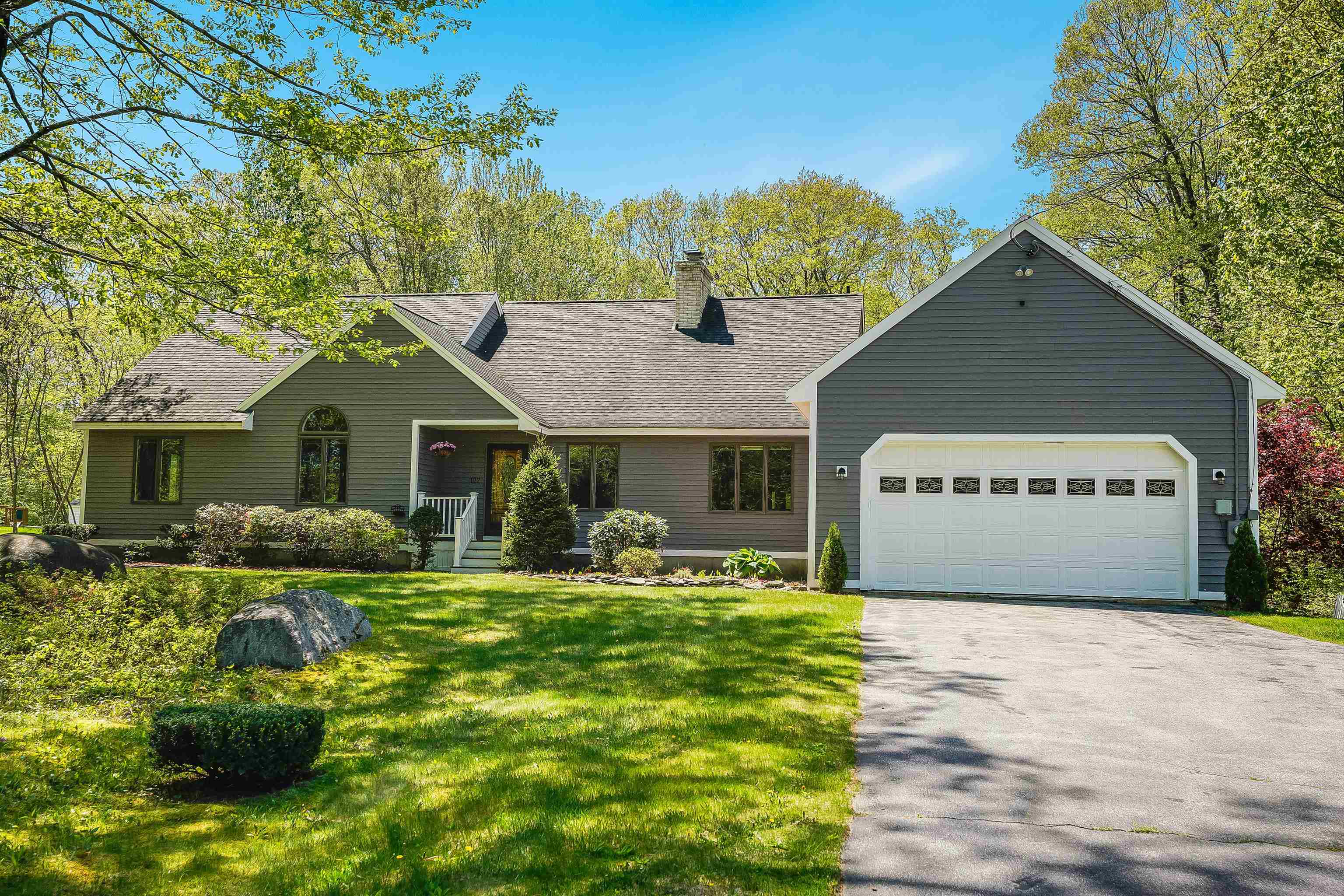 122 Olesen Road Derry, NH 03038 - Photo 32 of 42