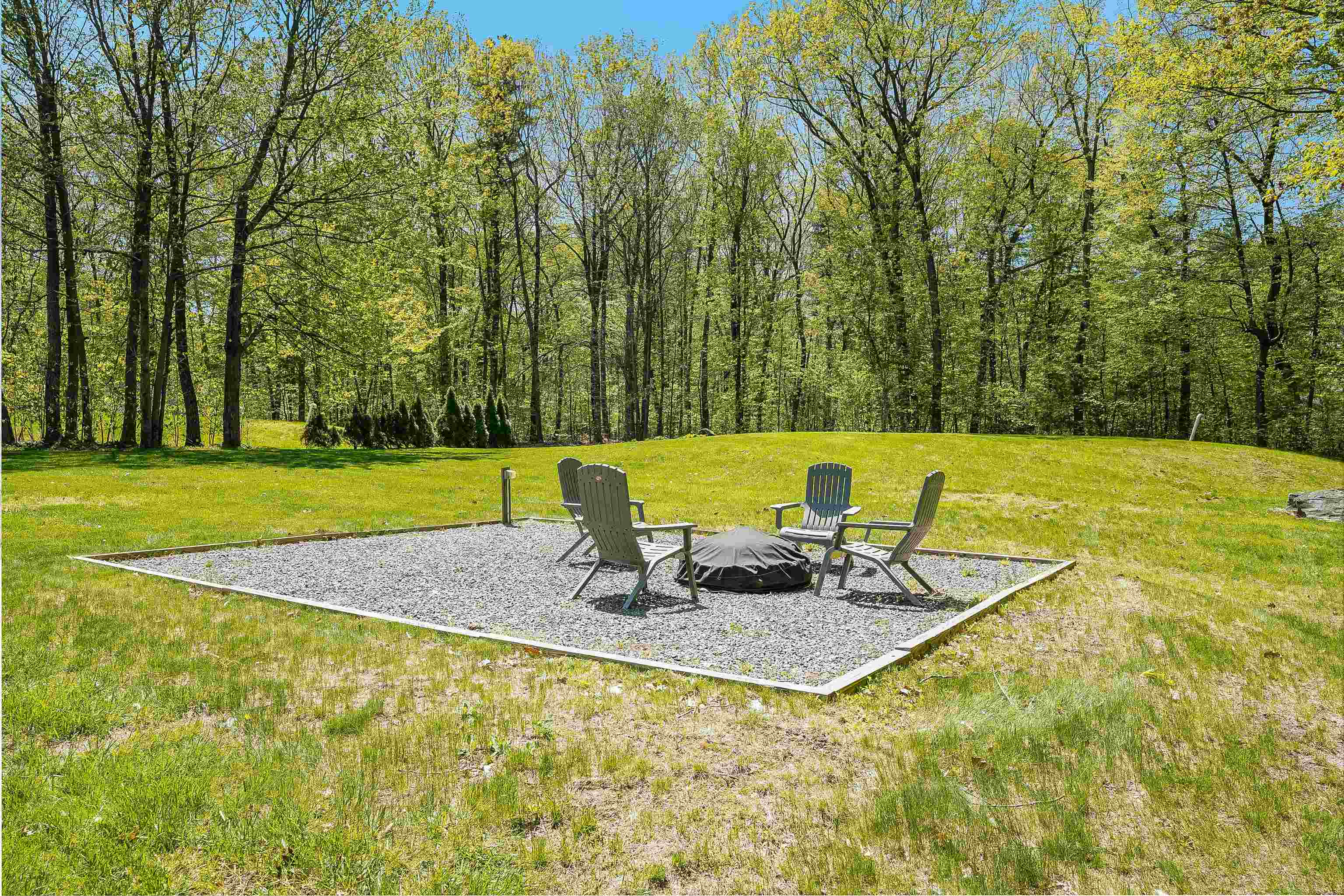 122 Olesen Road Derry, NH 03038 - Photo 35 of 42