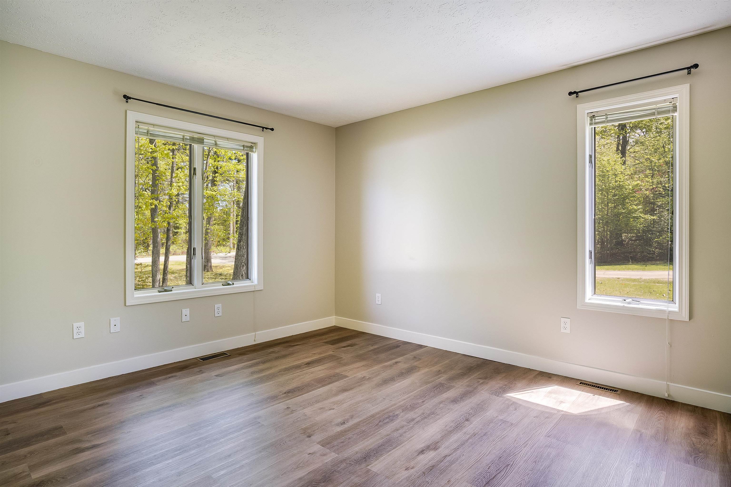 122 Olesen Road Derry, NH 03038 - Photo 41 of 42