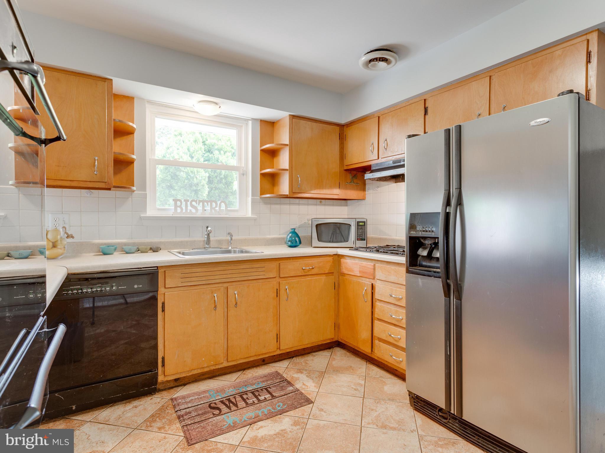 5213 Inverchapel Road Springfield, VA 22151 - Photo 10 of 29 Kitchen