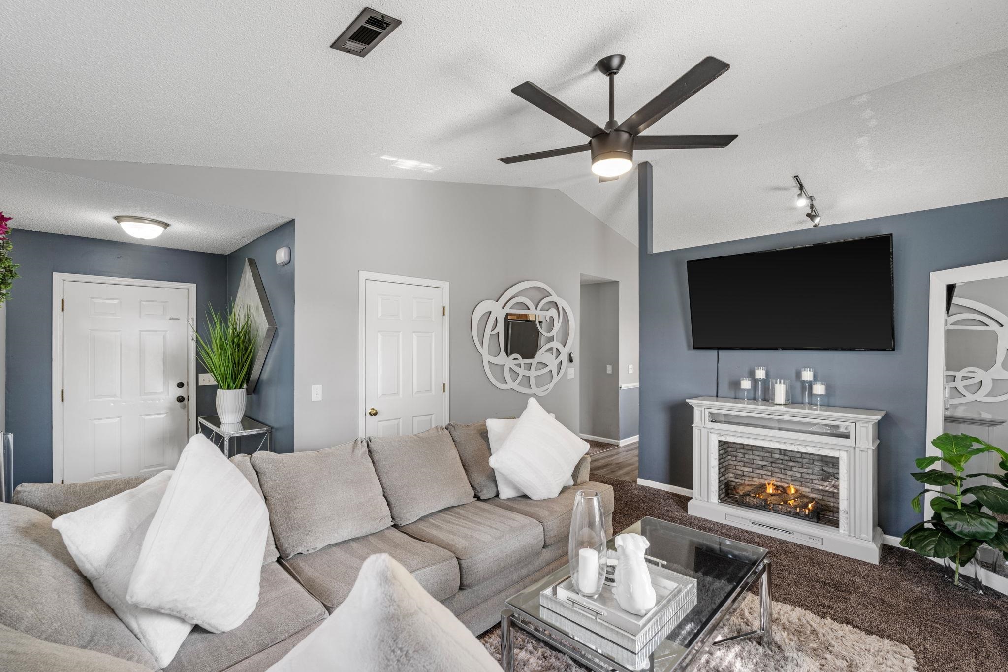 225 Snow Street Greer, SC 29651 - Photo 10 of 28 Gallery Image 10