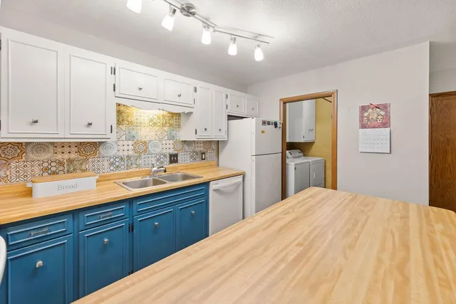 $184,900 | 520 6th Avenue West, Unit 8, West Fargo, ND 58078