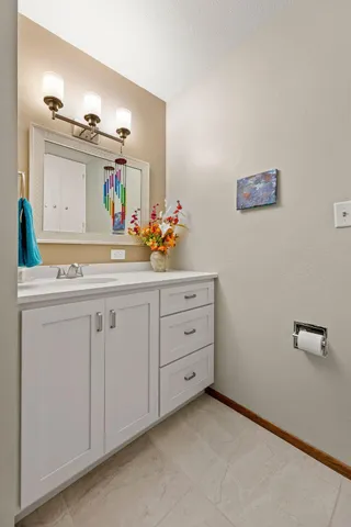 $184,900 | 520 6th Avenue West, Unit 8, West Fargo, ND 58078